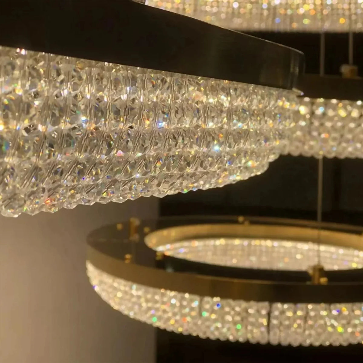 LuxeDrum - Elegant Gylden Kristal Plafondkroneslysekrone