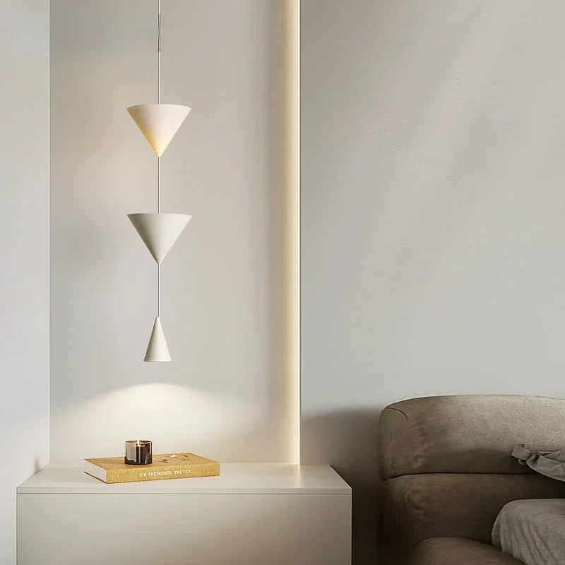 Elegant Vertikal Loftlampe | VertaGlow