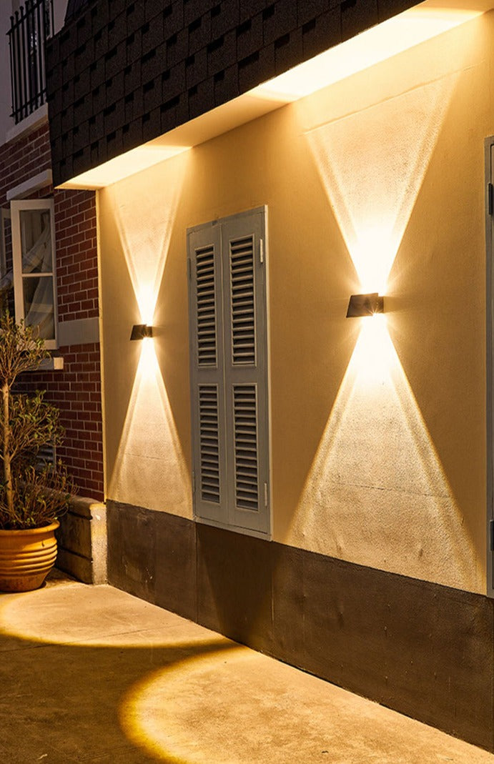 Moderne Solarlampe til Udendørs Brug | SolarGlow-1