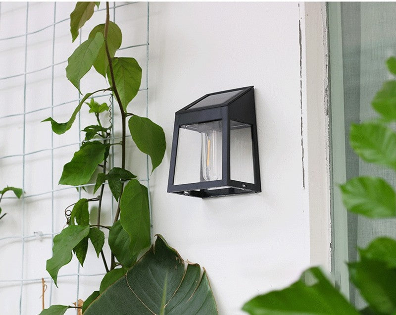 Holdbar Solcellelampe til Udendørs Brug | SolarGlow-3
