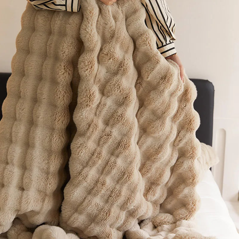Højkvalitets Vinter Tæppe til Hygge og Komfort | LuxeCozy