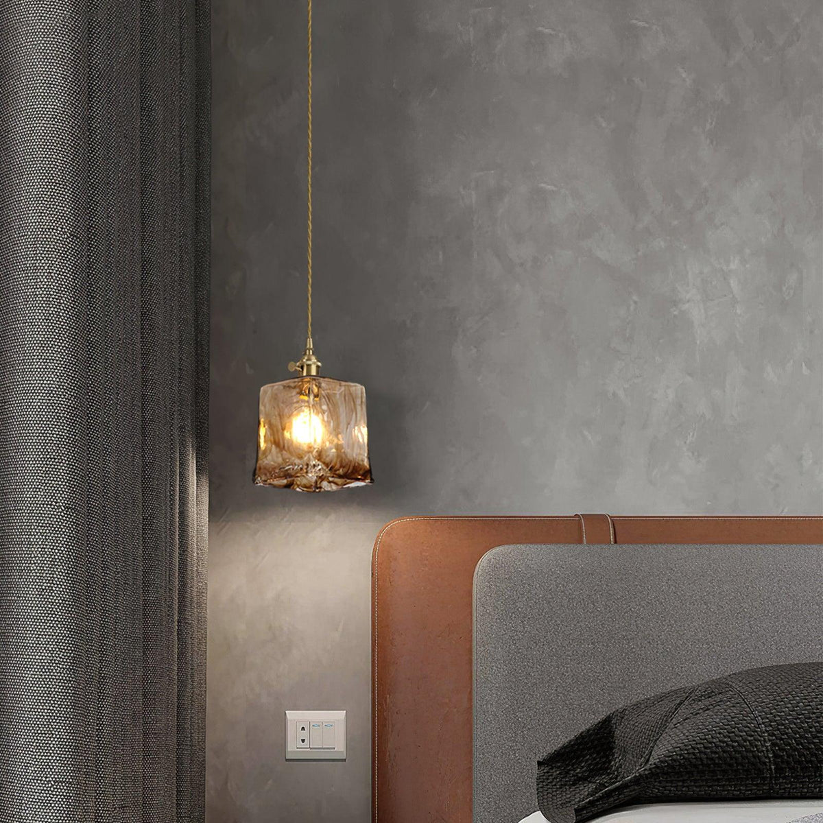 Rustik Klokkeformet Lampe | BellAmber