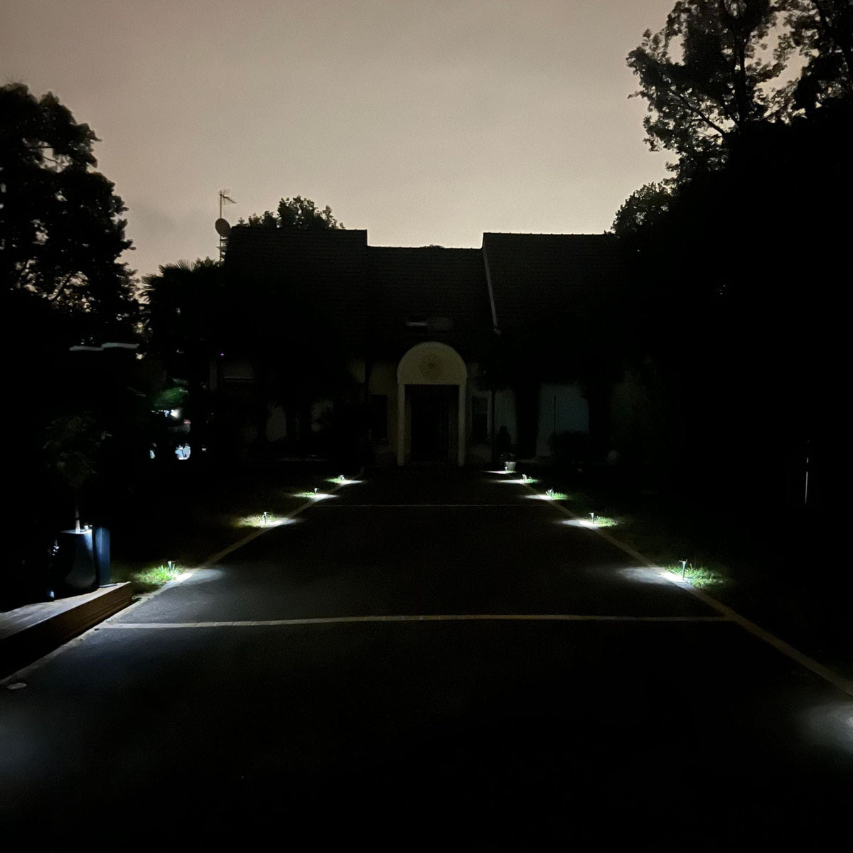 Elegant Solarlampe til Havebelysning med 100 Lumen Lysstyrke-4