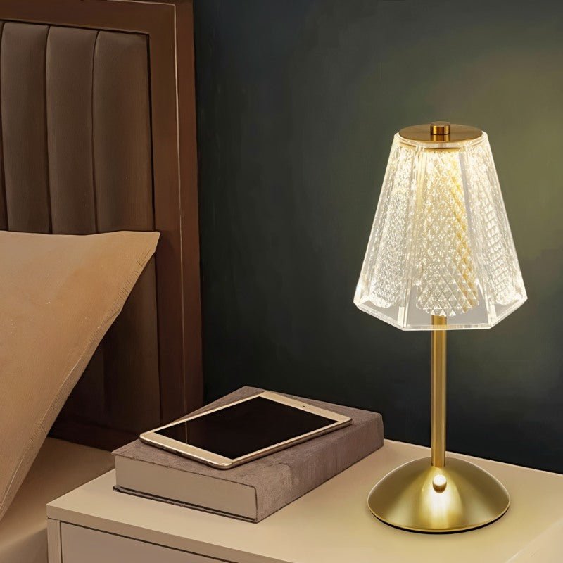 Strålende Gylden Bordlampe | GoldenGleam