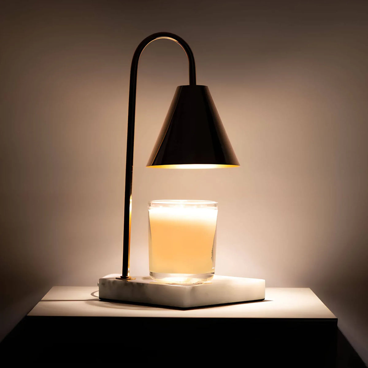 Bordlampe – Luksuriøs og Elegant | MarbleLine