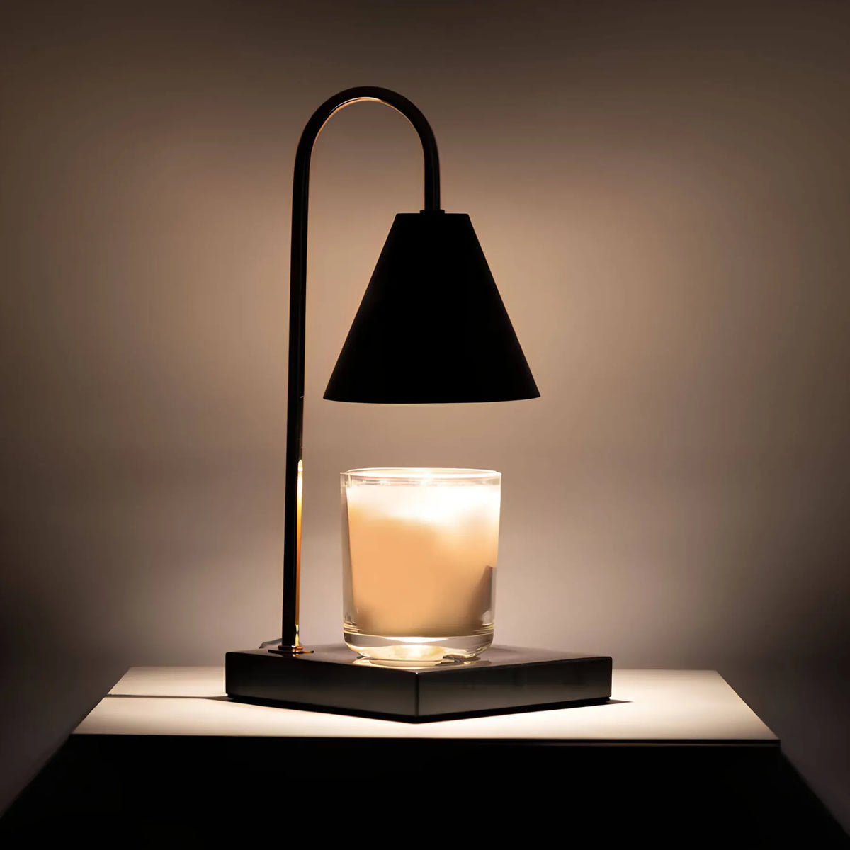 Bordlampe – Luksuriøs og Elegant | MarbleLine