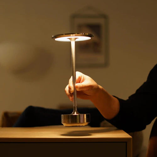 Trådløs Luksus Bordlampe – Elegant og Praktisk | LuxeBeam