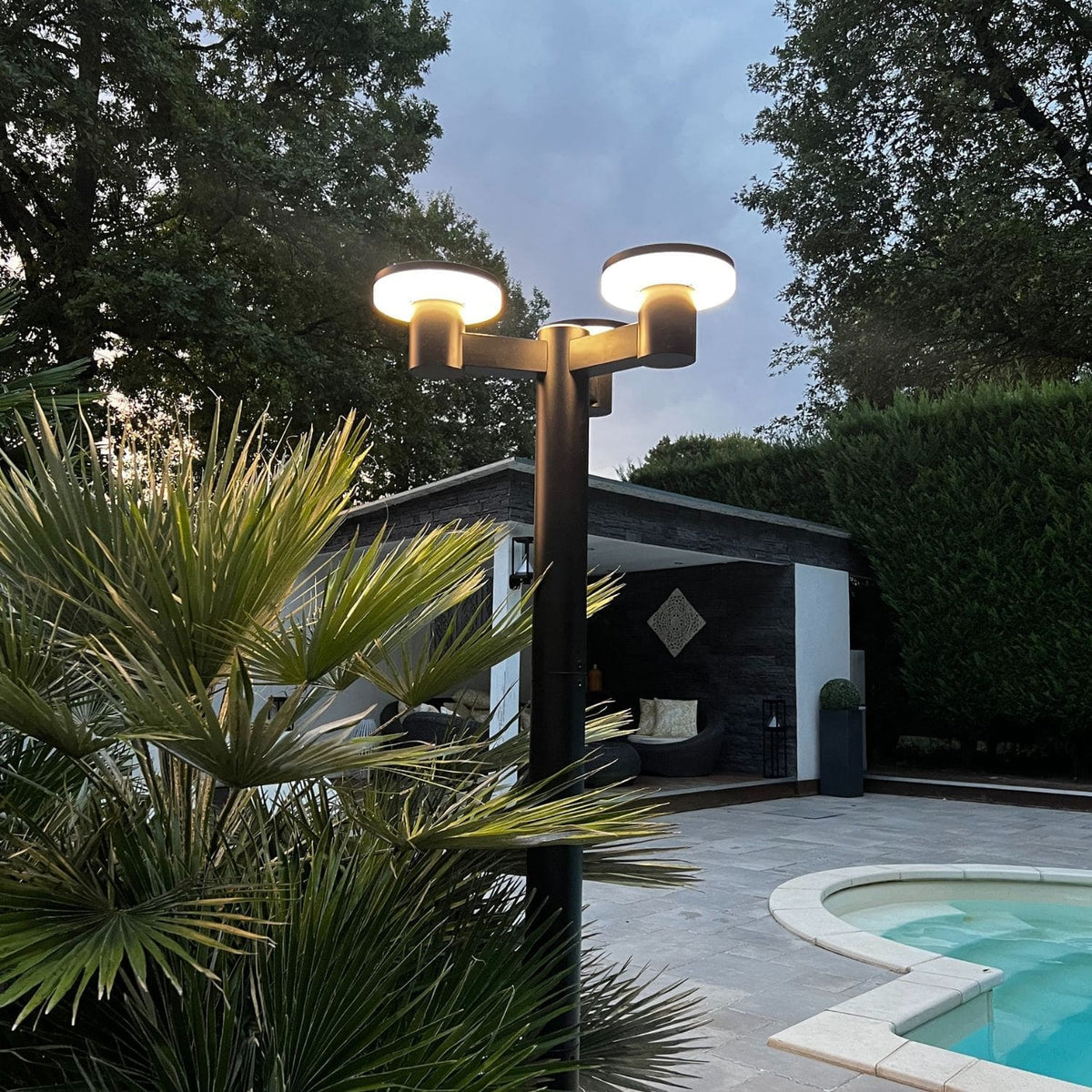 Variant image for Elegant Solar LED Vloerlamp med 3000 Lumen Lysstyrke til Udendørs Brug-1