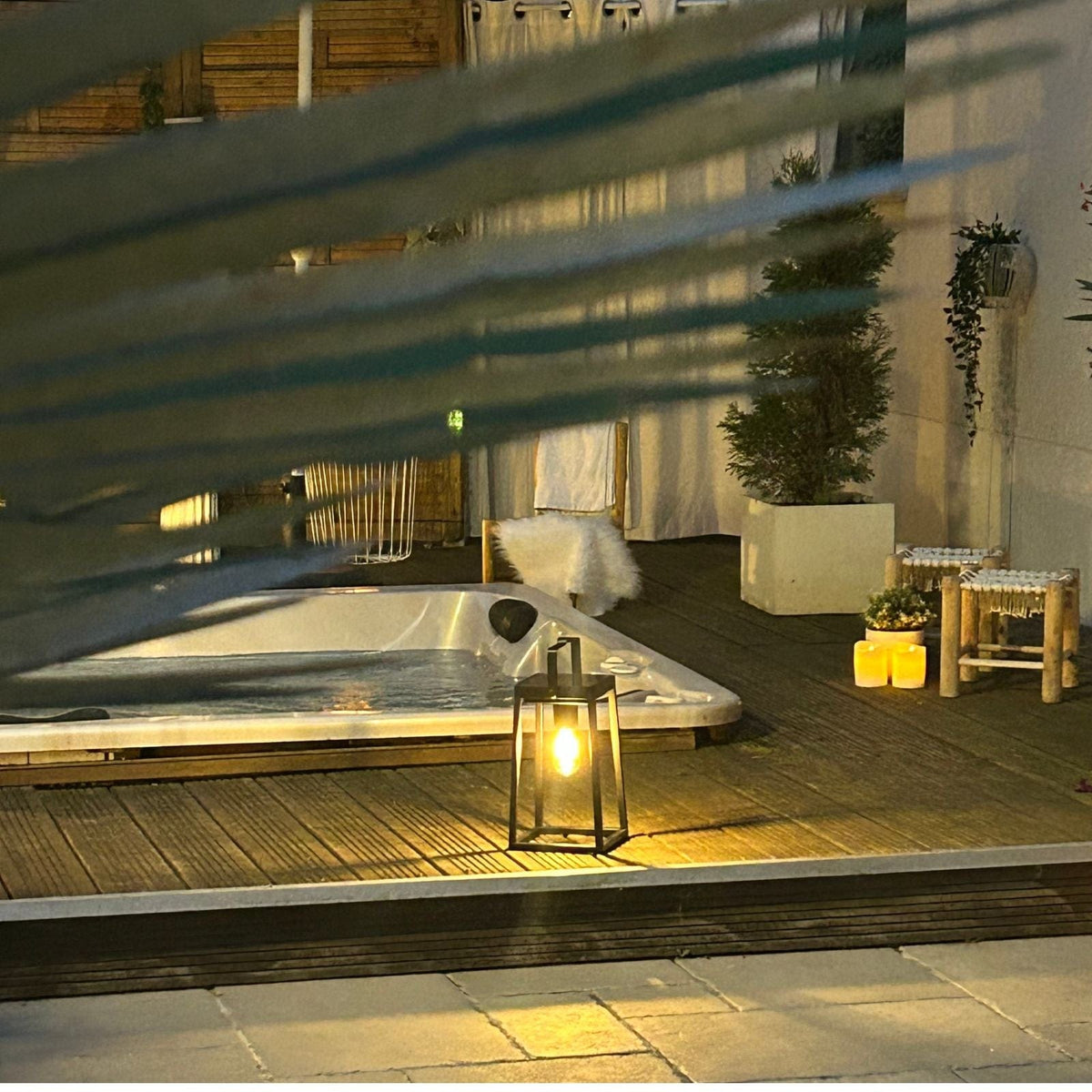 Solar Lampe med E27-pære og USB-opladning til Udendørs Brug-6