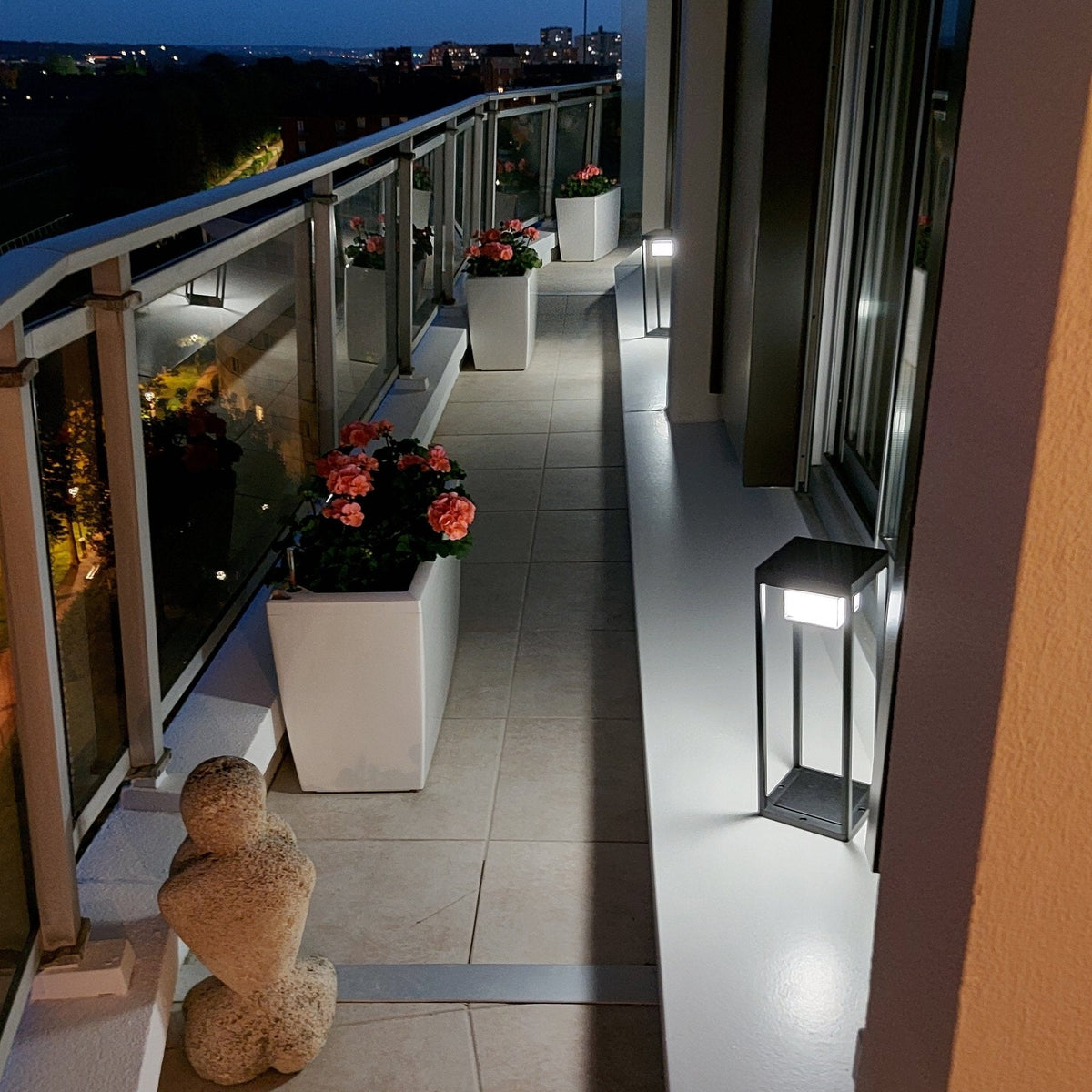 Solarlampe med USB og Bevægelsessensor - Høj Lysstyrke Op til 600 Lumen-1