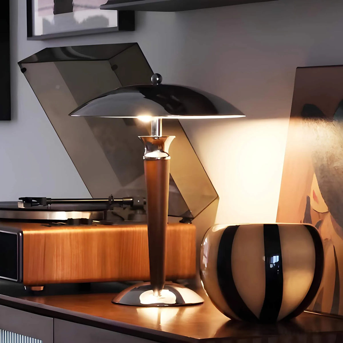 Retro Bordlampe – Elegant og Tidløs | ChromeWood
