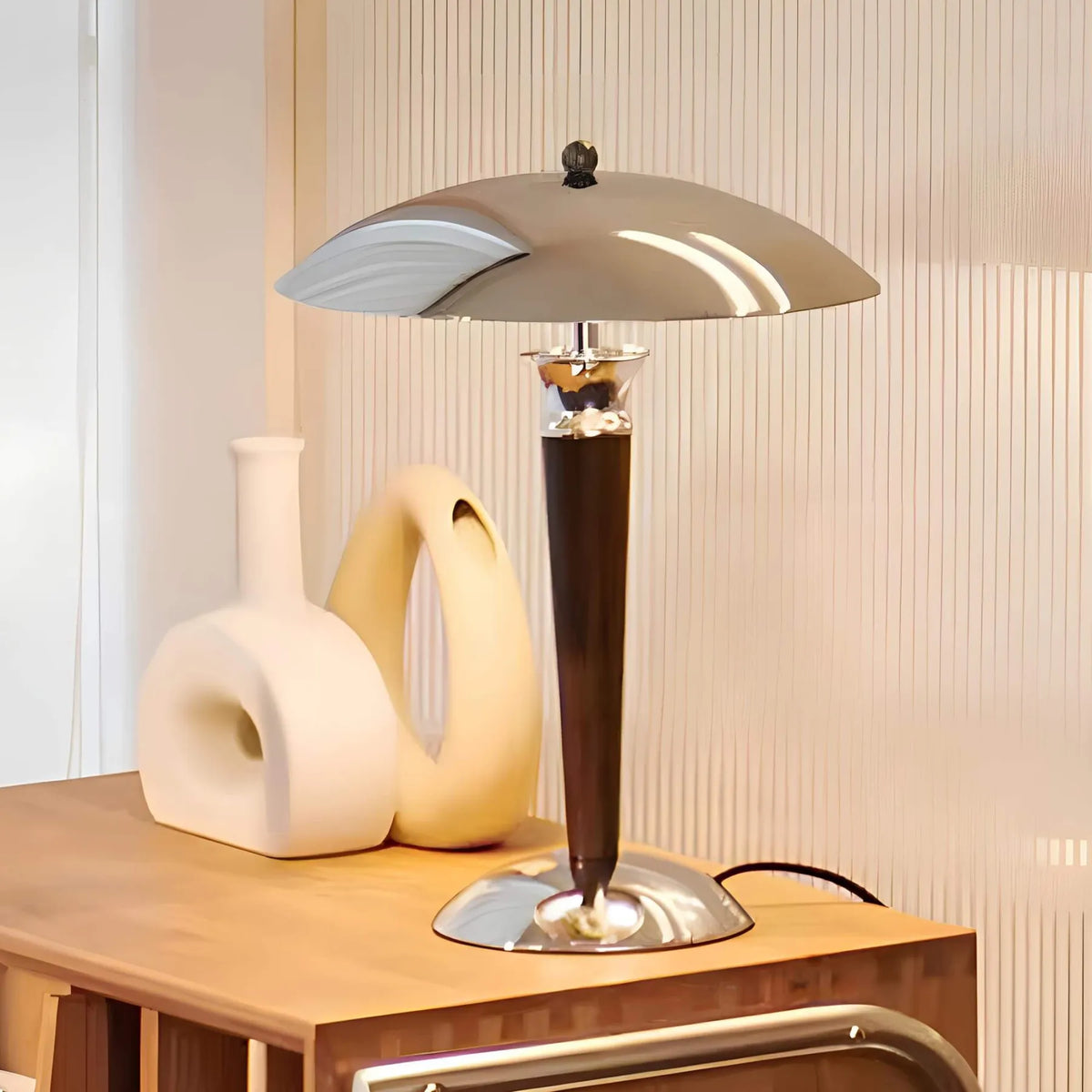 Retro Bordlampe – Elegant og Tidløs | ChromeWood