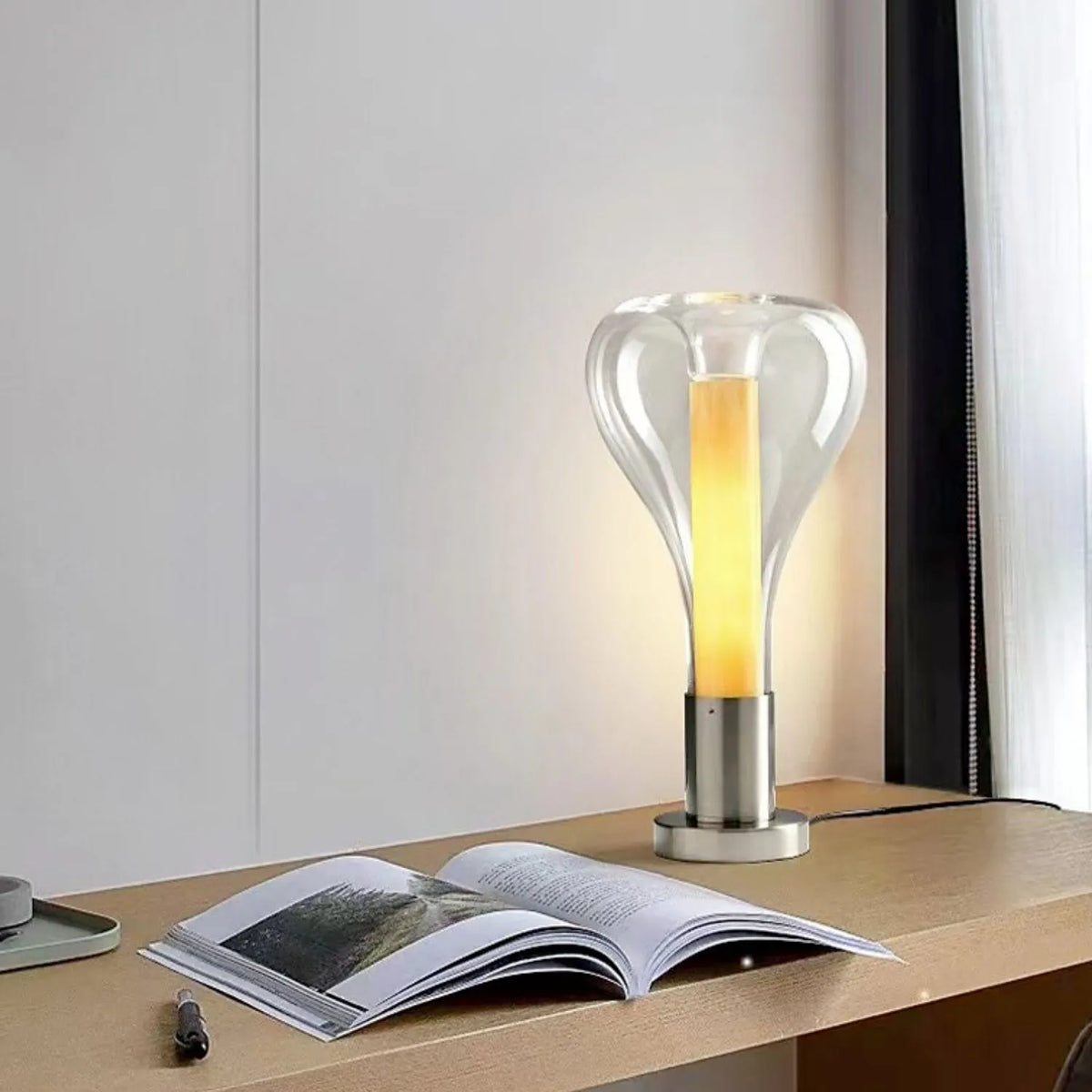Designer Bordlampe med Trækerne | WoodCore Elegance